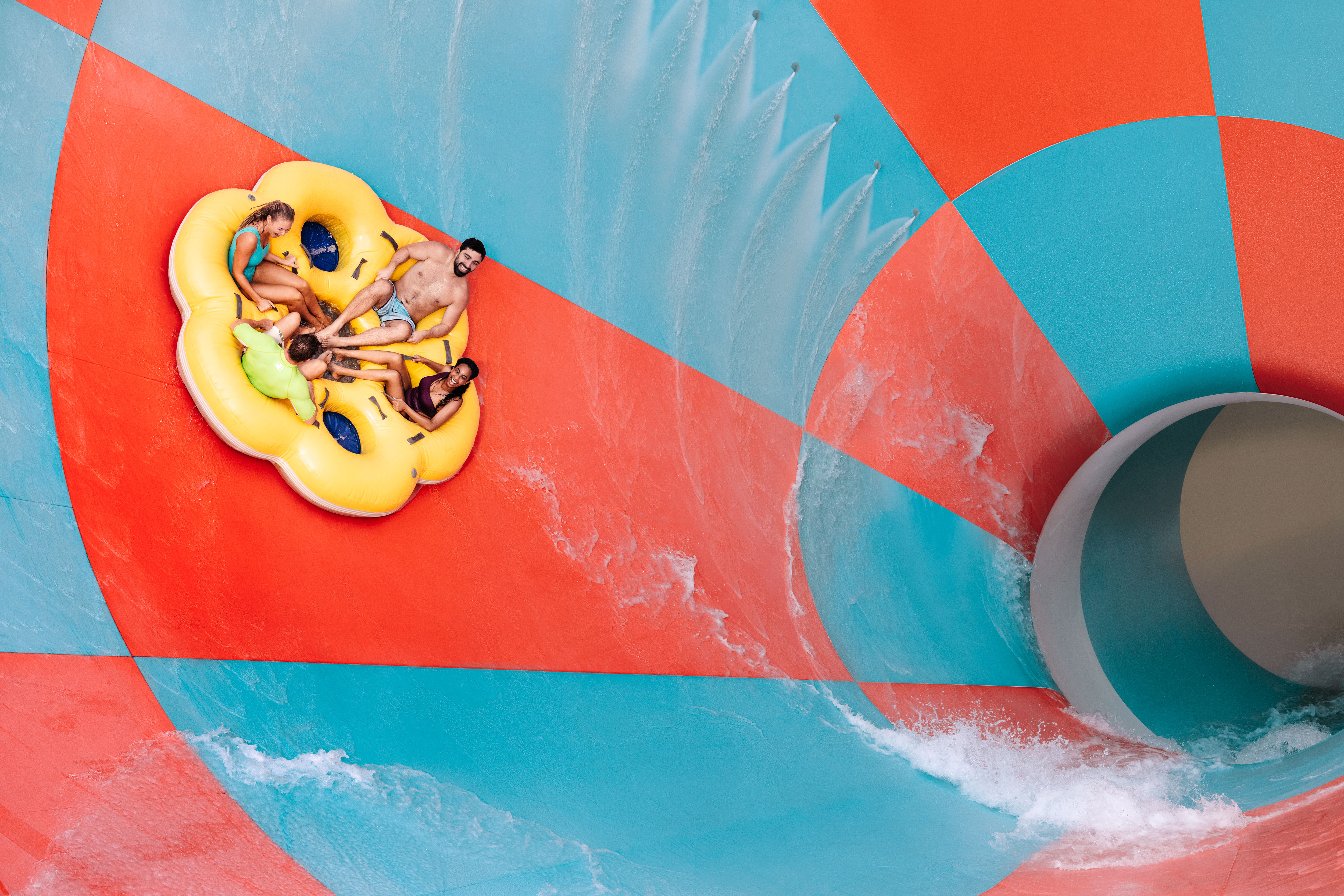 עולם המים יאס אבו דאבי (Yas Waterworld)
